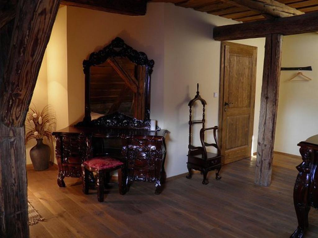 Dvur Olsiny -Hotel And Horse-Riding Карвина Номер фото